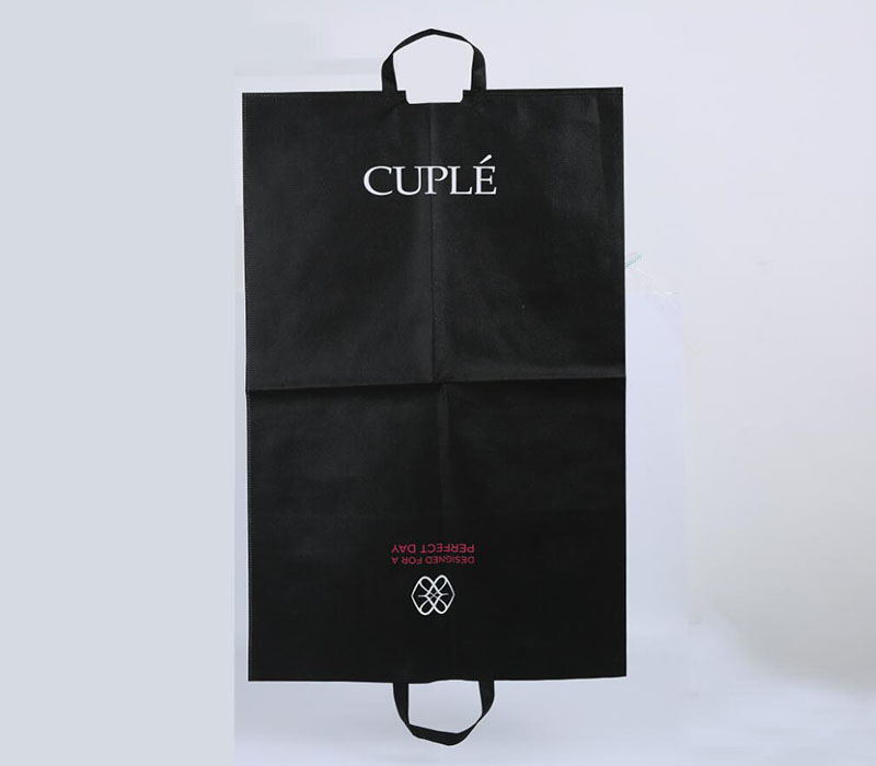 Garment bag made by ironed 